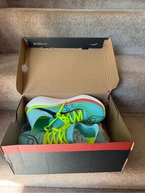 Saucony Endorphin Elite 2 Brand New